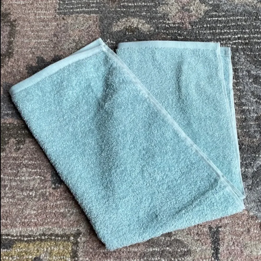 Amazon Basics Bathroom Hand Towels Set of 4